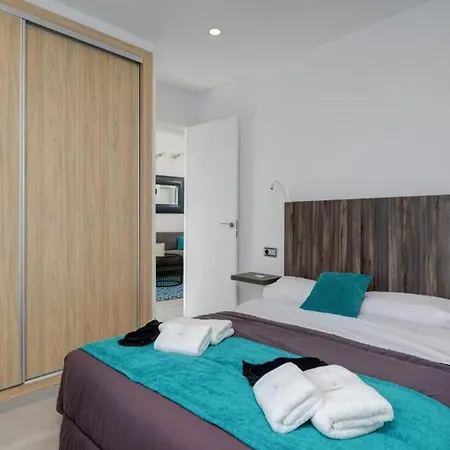 Faro's Atico Tribuna Apartment *